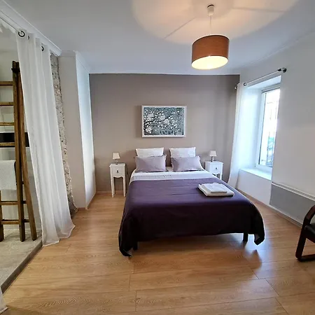 Privee Independante Dans Maison Bed & Breakfast *